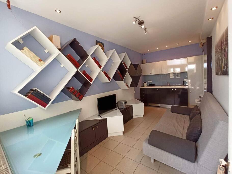 Takis & Machi House Apartment ราฟีนา ภายนอก รูปภาพ